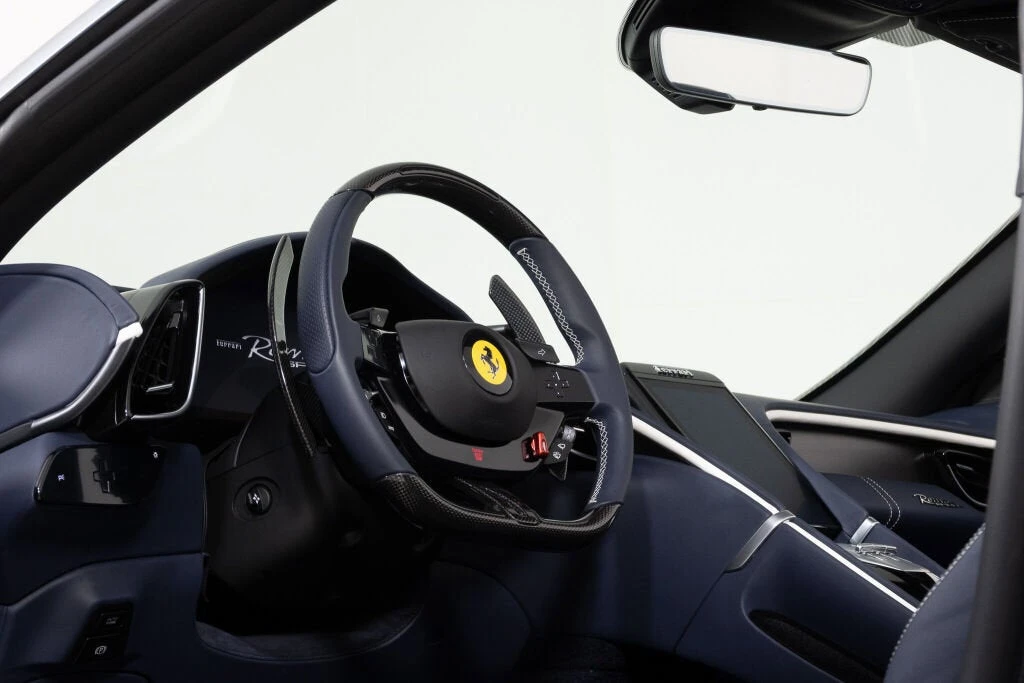 2025 Ferrari Roma Spider - Image 29 of 31