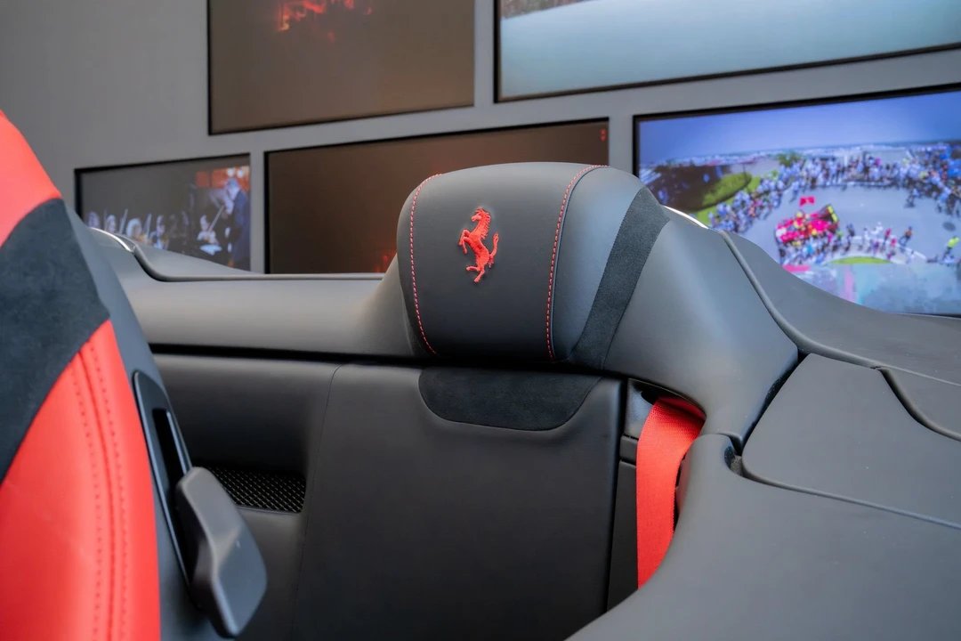 2025 Ferrari Roma Spider - Image 25 of 31