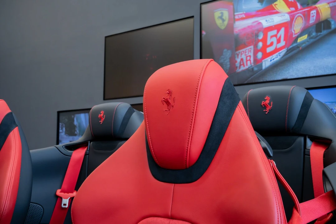2025 Ferrari Roma Spider - Image 24 of 31