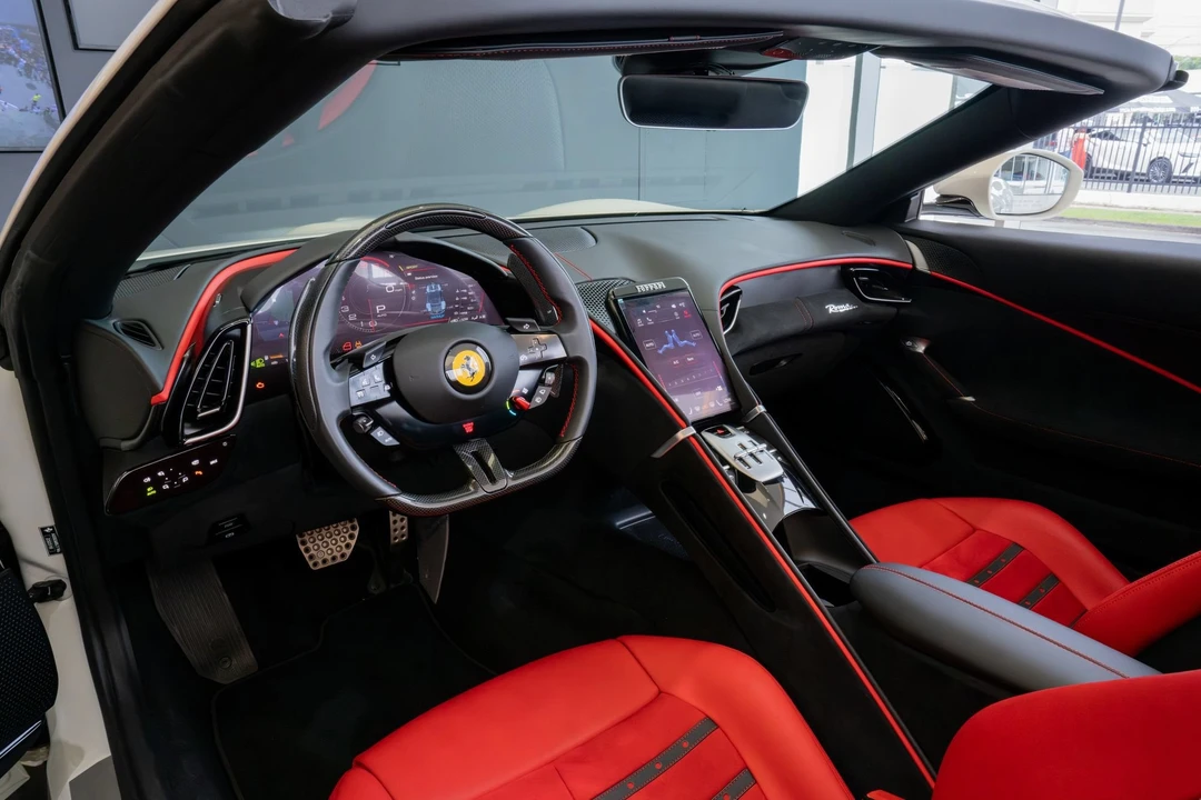 2025 Ferrari Roma Spider - Image 17 of 31
