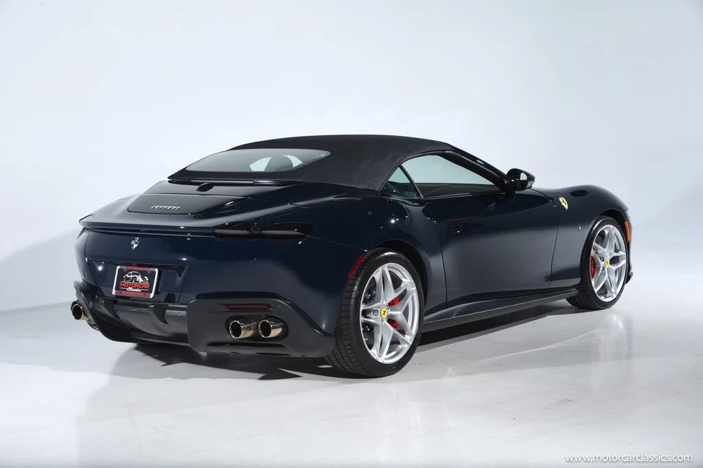 2025 Ferrari Roma Spider - Image 7 of 31