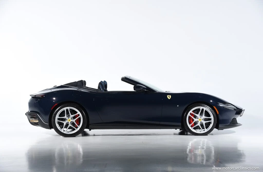 2025 Ferrari Roma Spider - Image 11 of 31