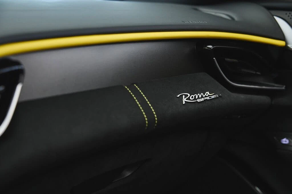 2025 Ferrari Roma Spider - Image 16 of 31