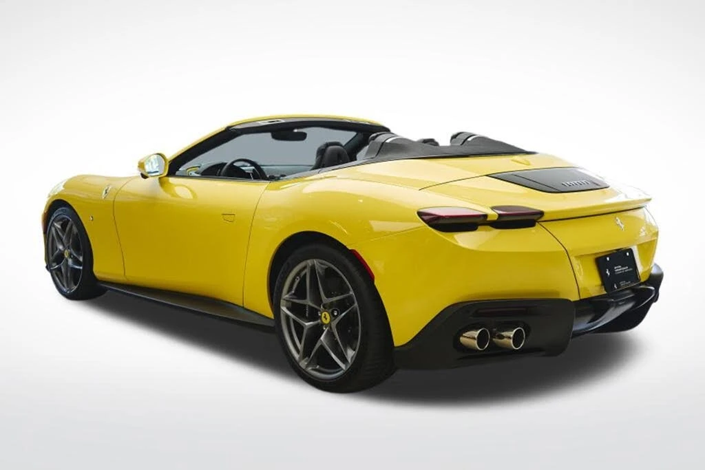 2025 Ferrari Roma Spider - Image 3 of 31