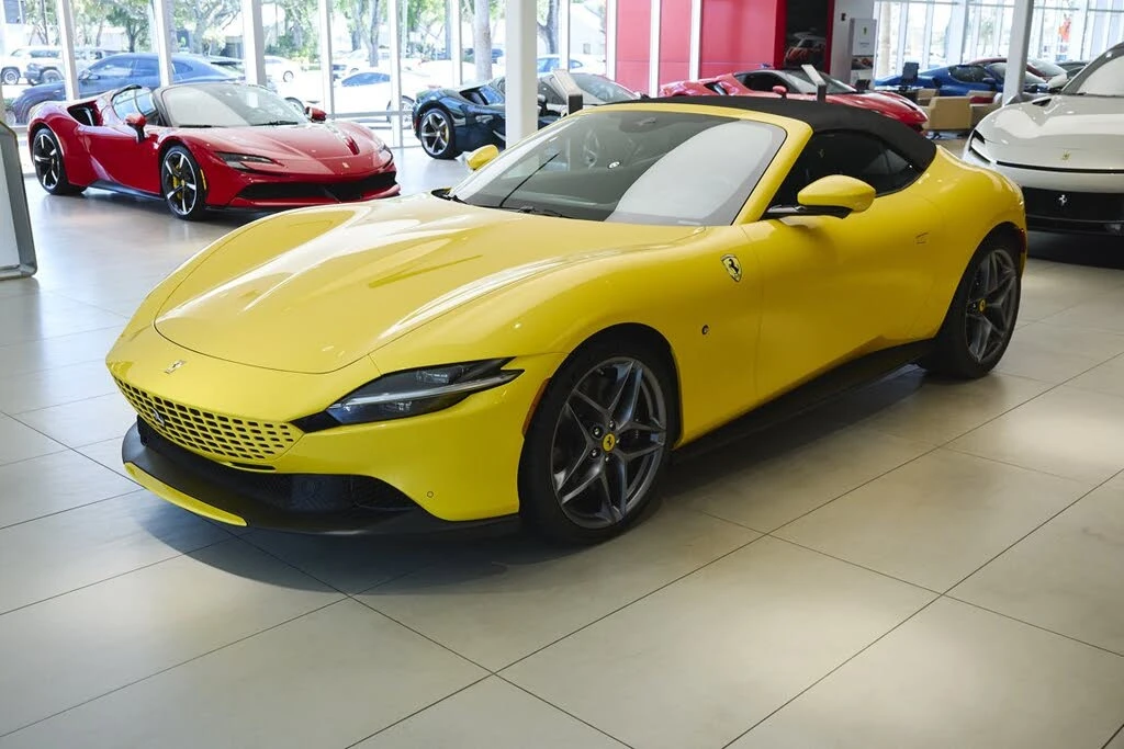 2025 Ferrari Roma Spider - Image 15 of 31