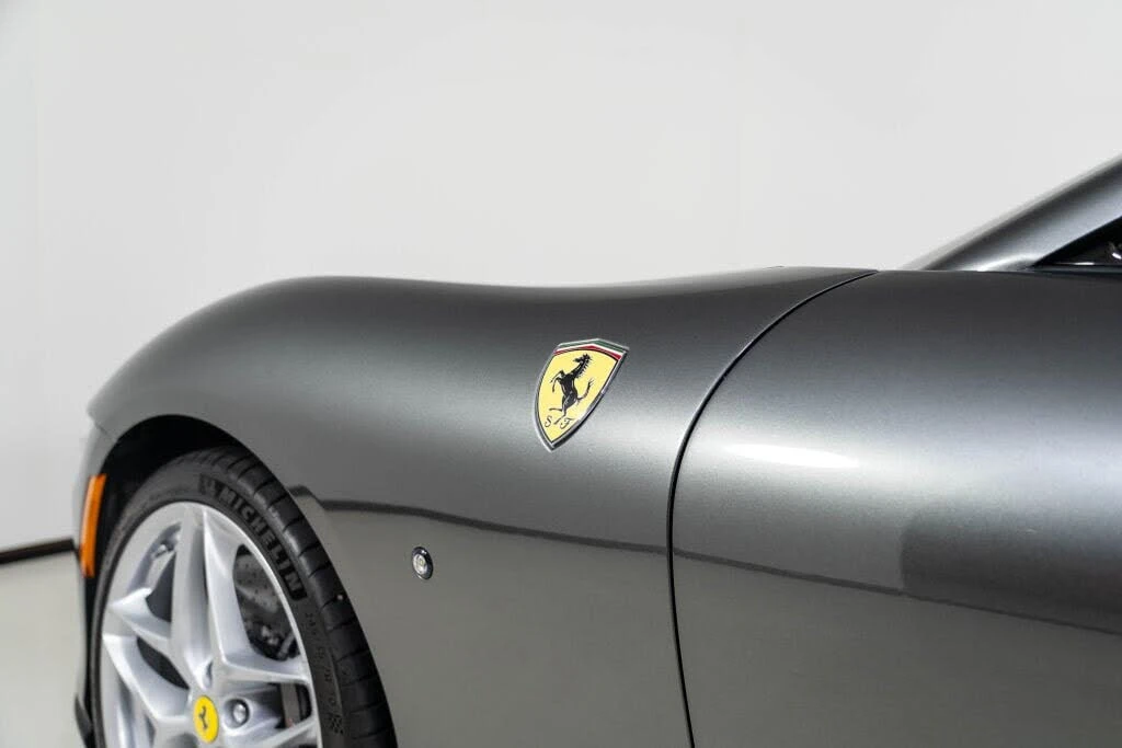 2025 Ferrari Roma Spider - Image 13 of 31