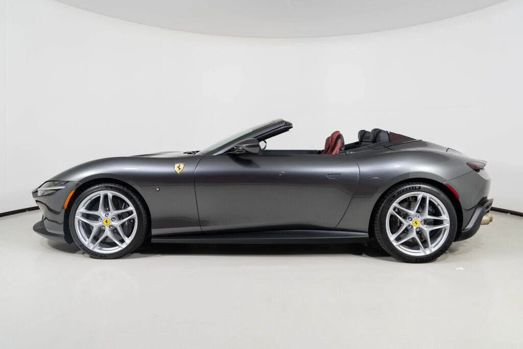 2025 Ferrari Roma Spider - Image 3 of 31