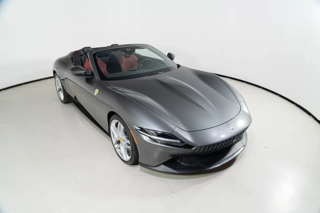 2025 Ferrari Roma Spider - Image 24 of 31