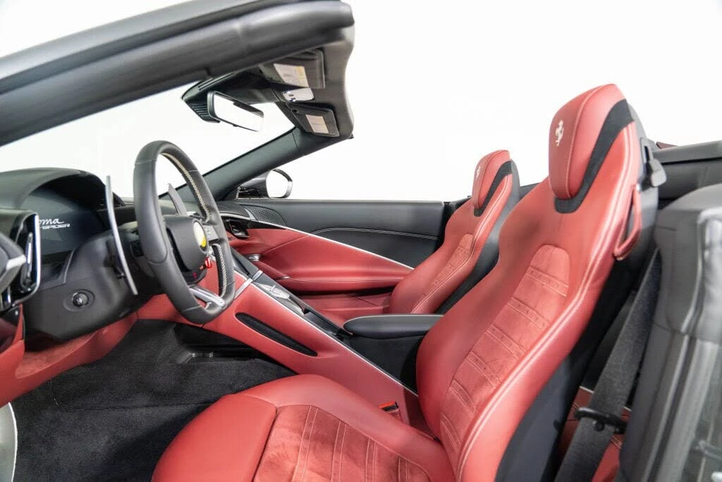 2025 Ferrari Roma Spider - Image 4 of 31
