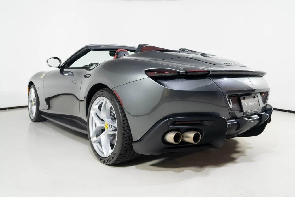 2025 Ferrari Roma Spider - Image 7 of 31