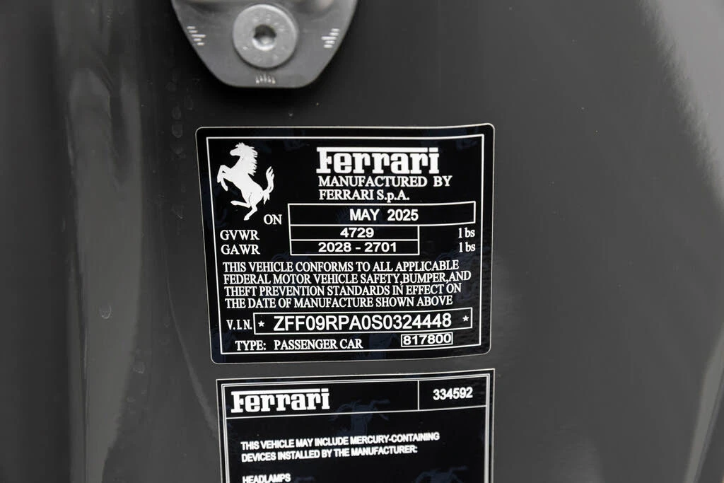 2025 Ferrari Roma Spider - Image 20 of 31