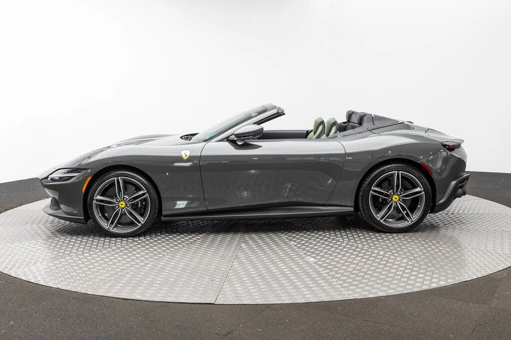 2025 Ferrari Roma Spider - Image 2 of 31