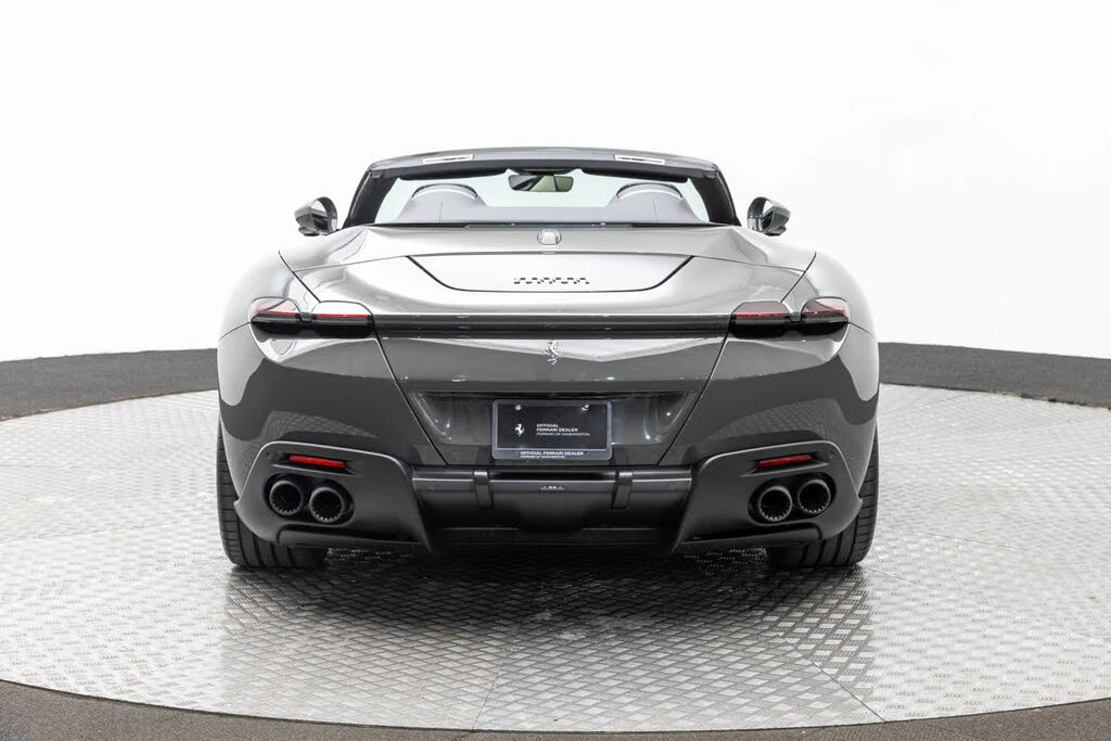 2025 Ferrari Roma Spider - Image 8 of 31