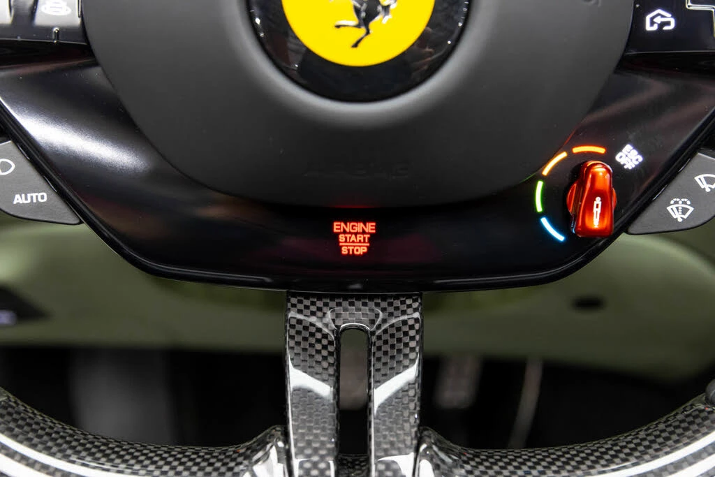 2025 Ferrari Roma Spider - Image 25 of 31