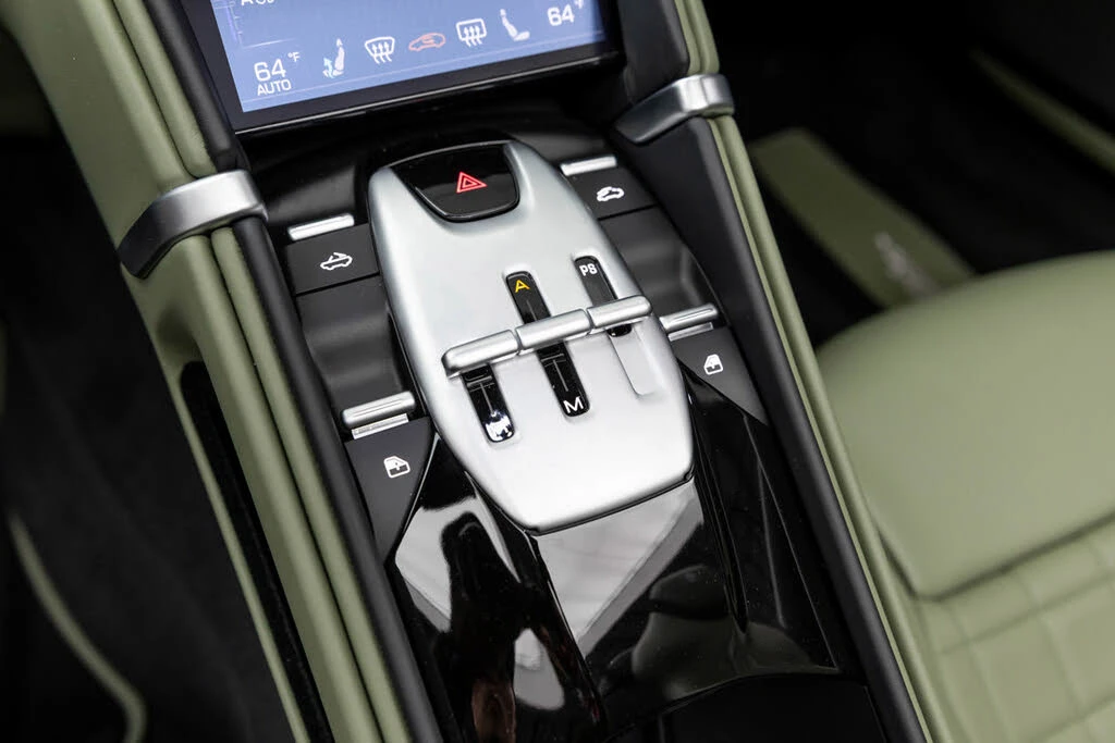 2025 Ferrari Roma Spider - Image 6 of 31