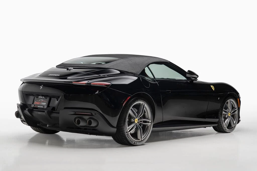 2025 Ferrari Roma Spider - Image 10 of 31
