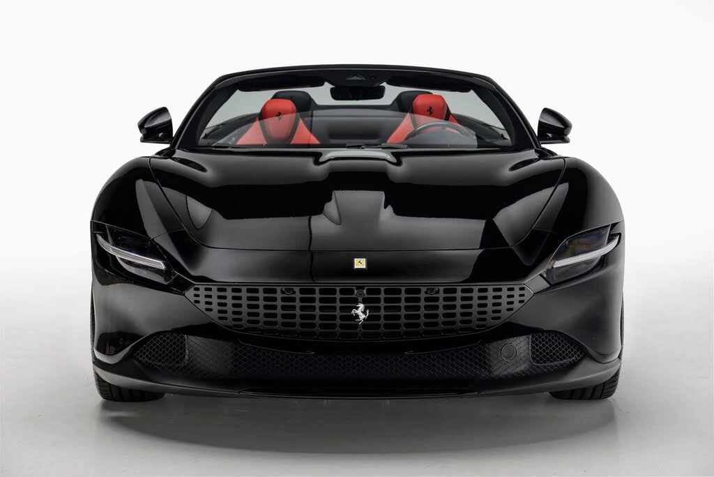 2025 Ferrari Roma Spider - Image 7 of 31