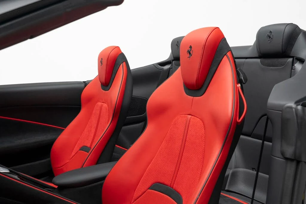 2025 Ferrari Roma Spider - Image 5 of 31
