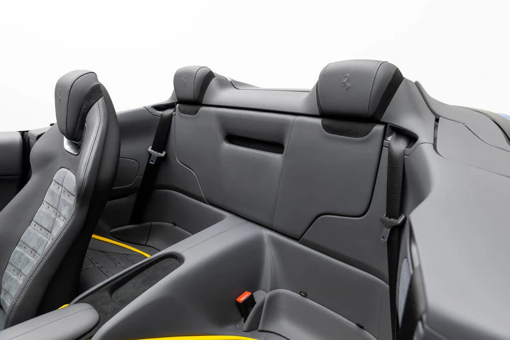2025 Ferrari Roma Spider - Image 26 of 31