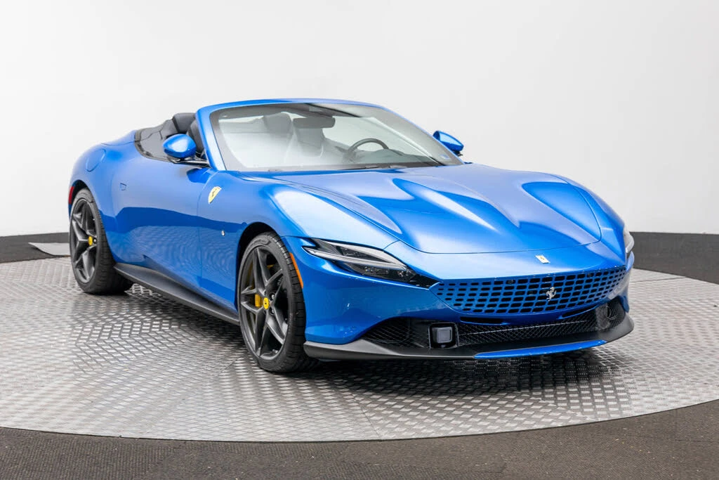 2025 Ferrari Roma Spider - Image 11 of 31