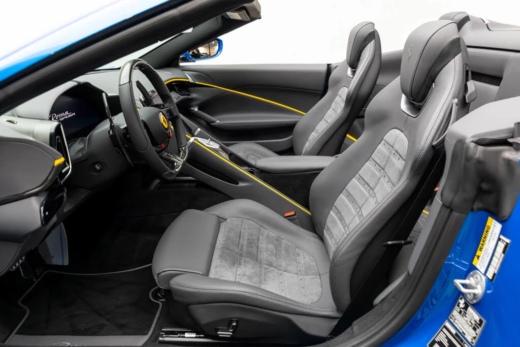 2025 Ferrari Roma Spider - Image 5 of 31