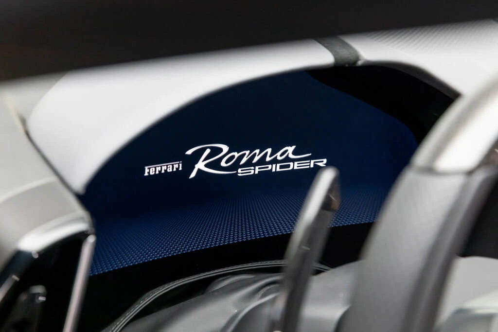 2025 Ferrari Roma Spider - Image 16 of 31