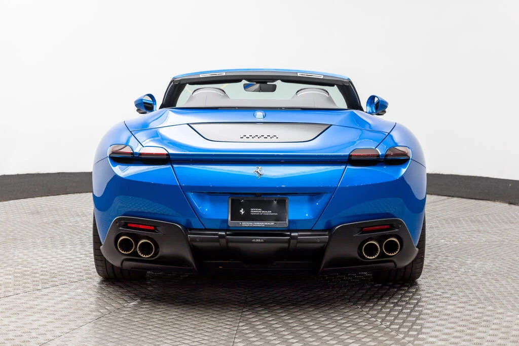 2025 Ferrari Roma Spider - Image 8 of 31