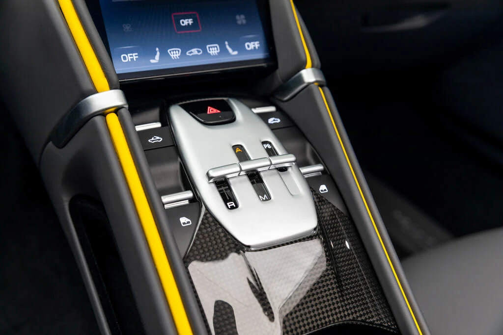 2025 Ferrari Roma Spider - Image 6 of 31