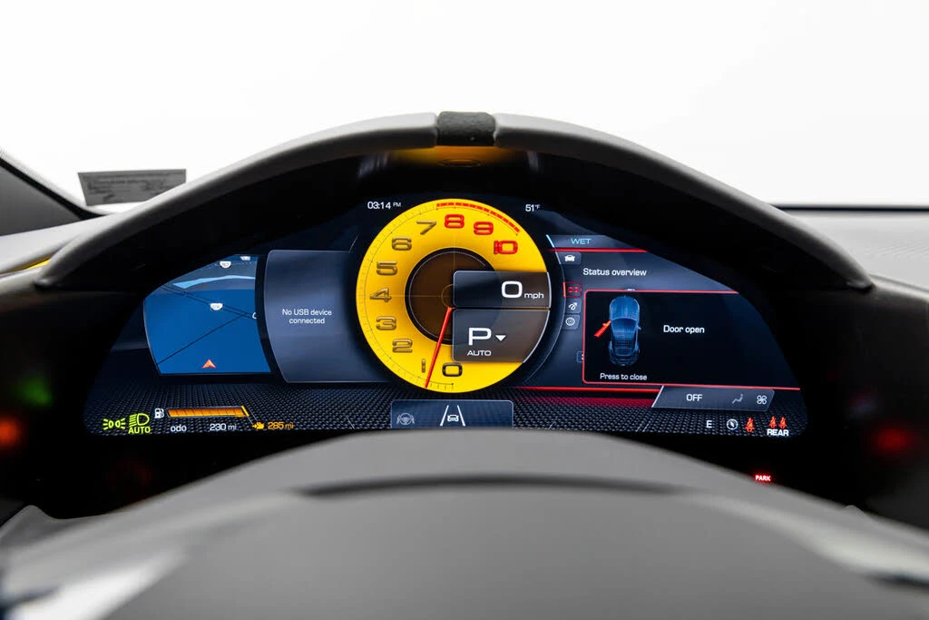 2025 Ferrari Roma Spider - Image 22 of 31