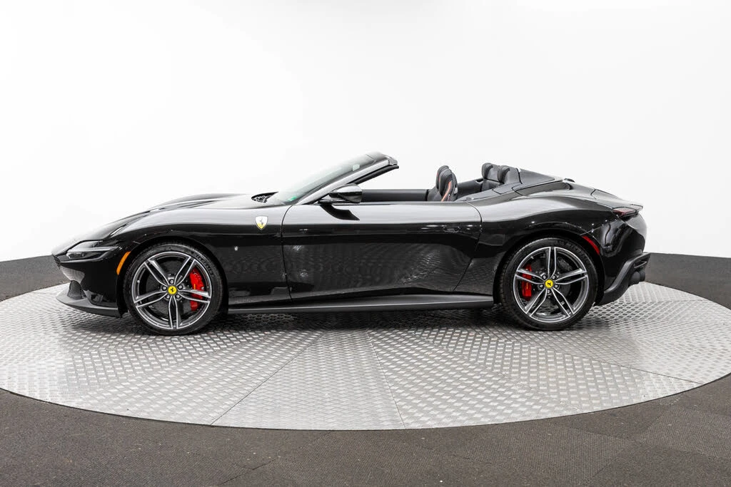 2025 Ferrari Roma Spider - Image 2 of 31