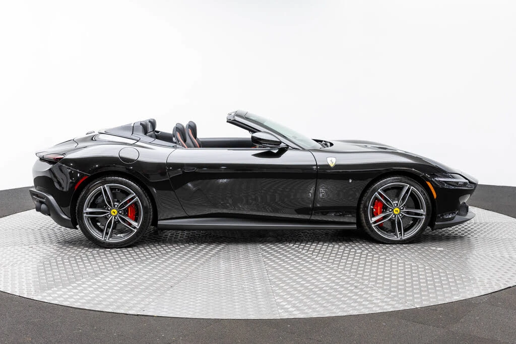 2025 Ferrari Roma Spider - Image 9 of 31
