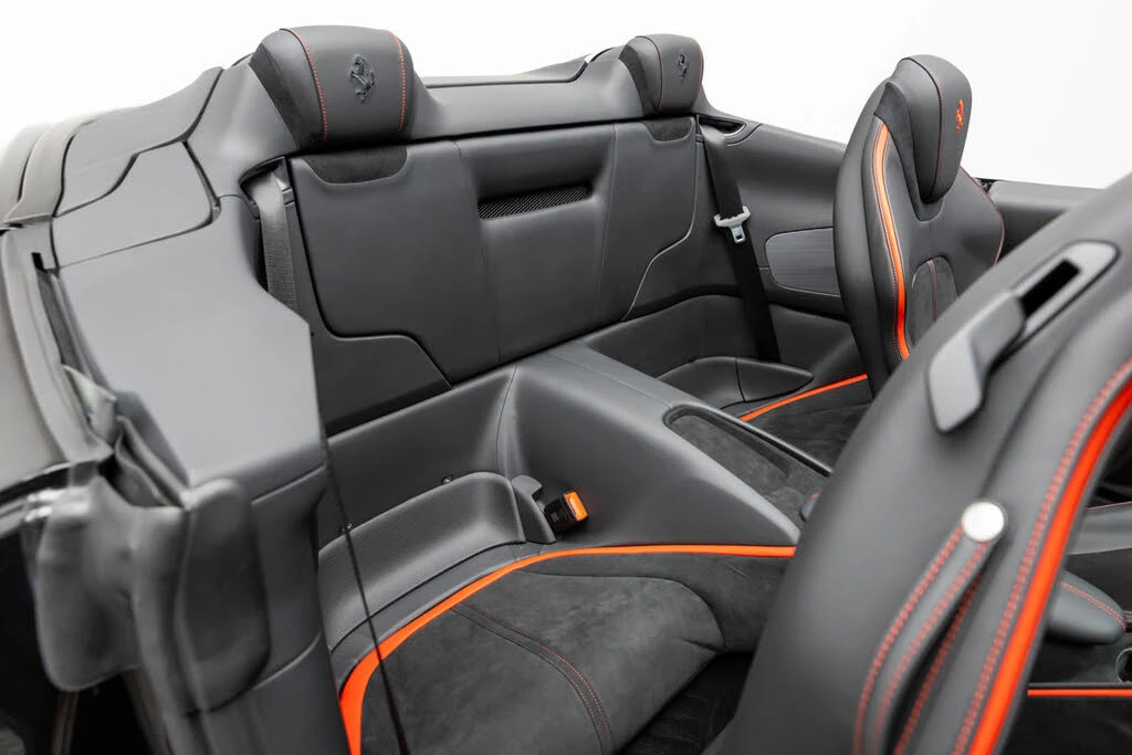 2025 Ferrari Roma Spider - Image 30 of 31