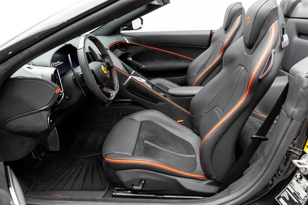 2025 Ferrari Roma Spider - Image 5 of 31