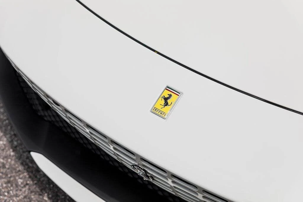 2025 Ferrari Roma Spider - Image 10 of 31