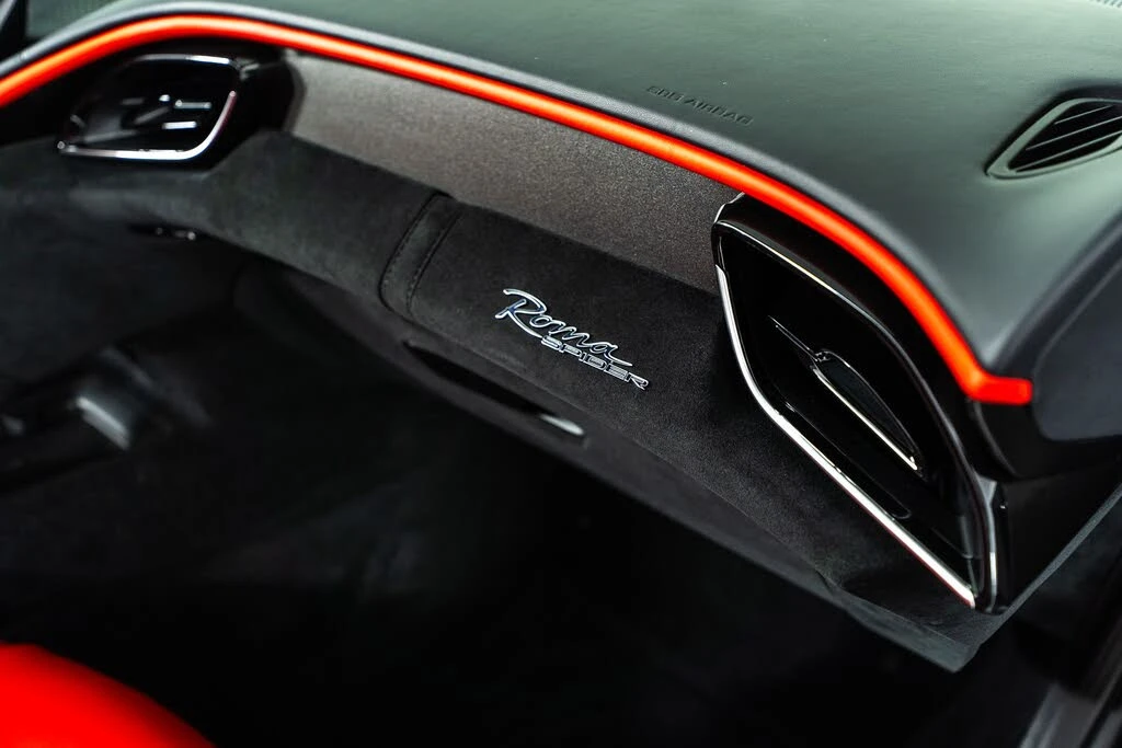 2025 Ferrari Roma Spider - Image 24 of 31
