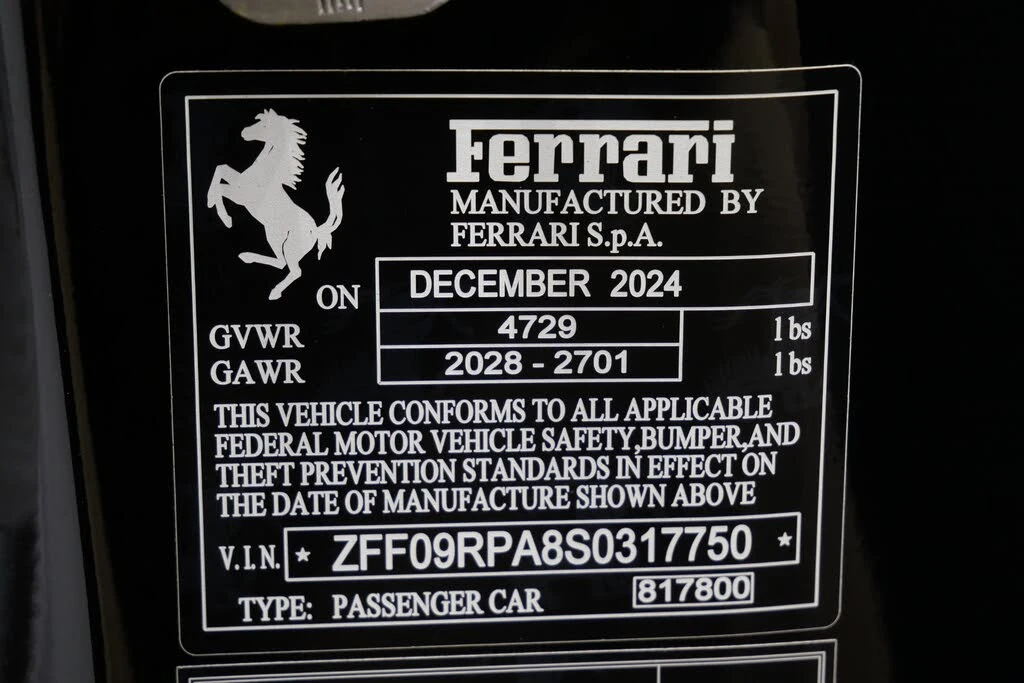 2025 Ferrari Roma Spider - Image 19 of 31