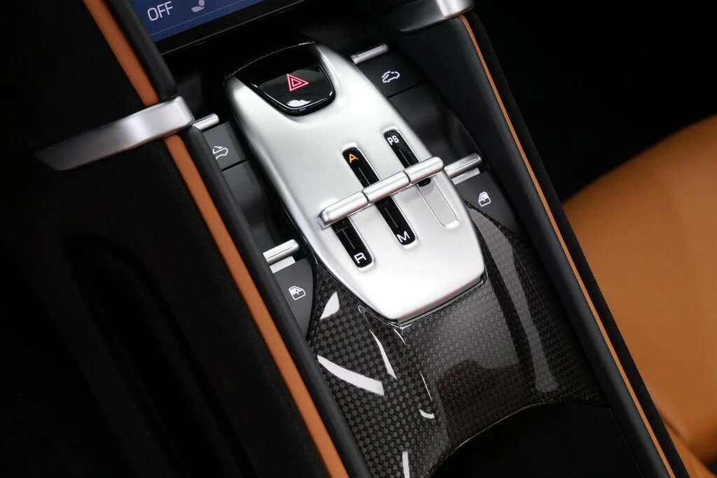 2025 Ferrari Roma Spider - Image 27 of 31