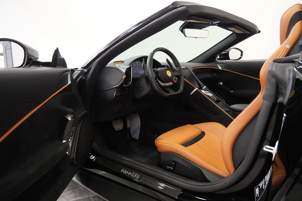 2025 Ferrari Roma Spider - Image 23 of 31