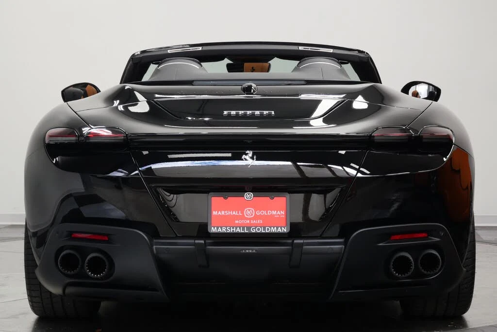 2025 Ferrari Roma Spider - Image 8 of 31