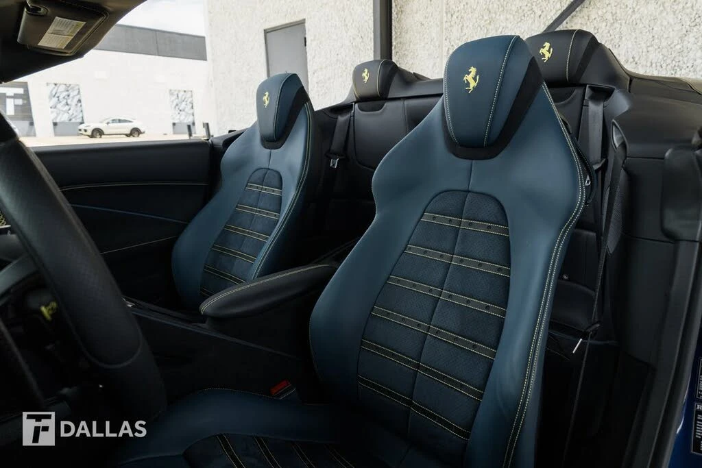 2025 Ferrari Roma Spider - Image 24 of 31