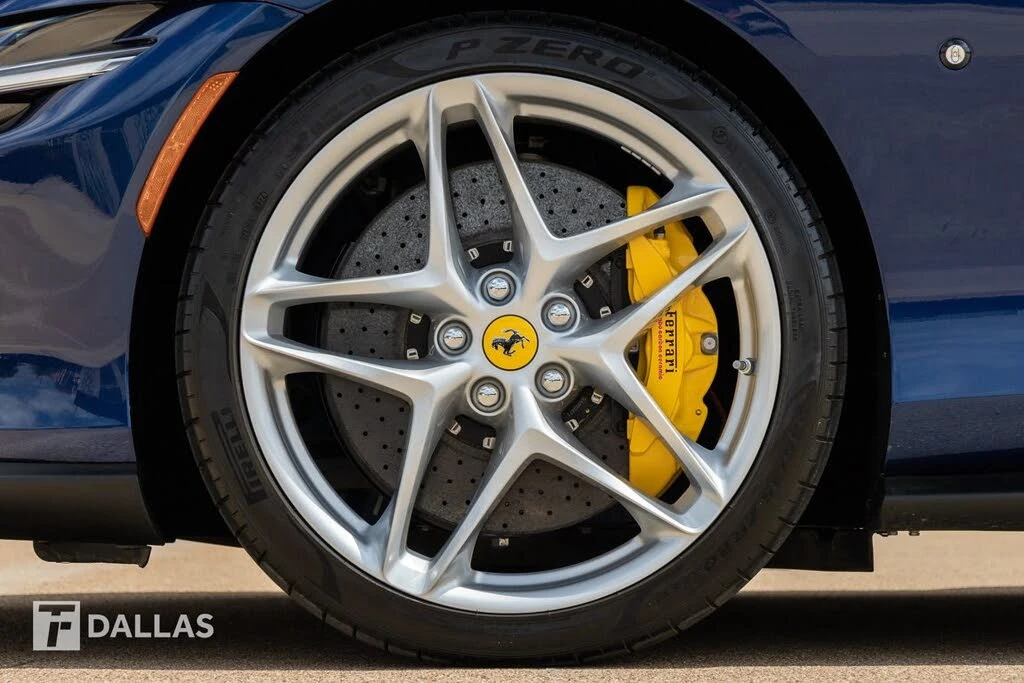 2025 Ferrari Roma Spider - Image 8 of 31