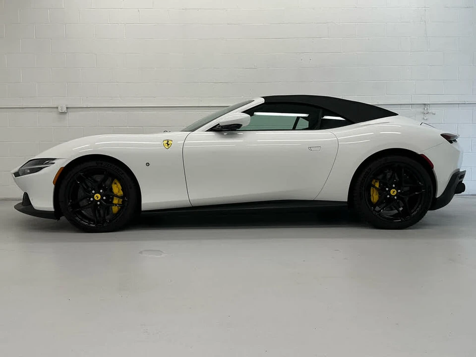 2025 Ferrari Roma Spider - Image 10 of 31