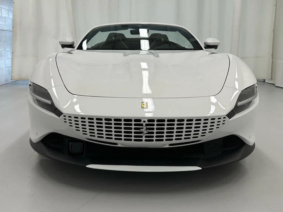 2025 Ferrari Roma Spider - Image 5 of 31