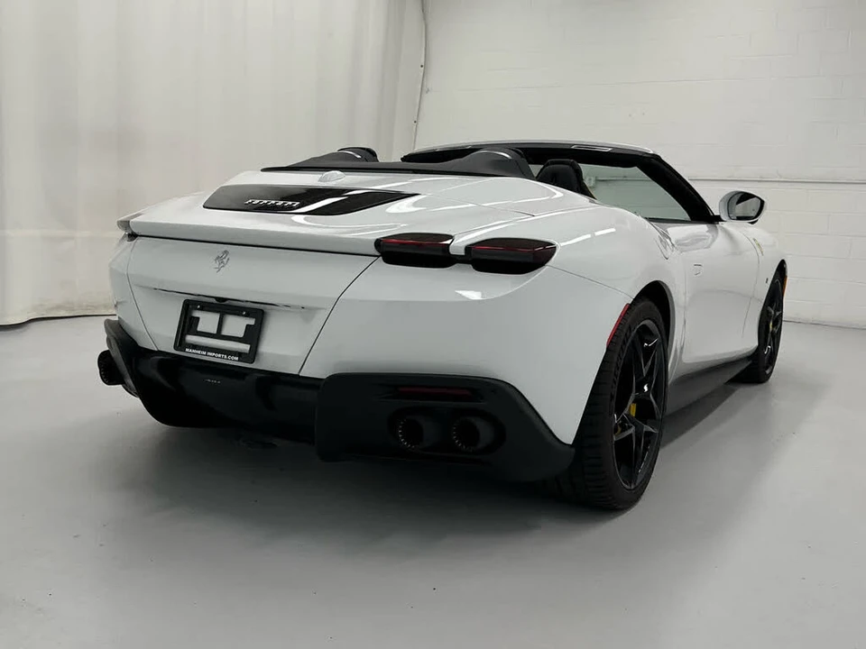 2025 Ferrari Roma Spider - Image 6 of 31