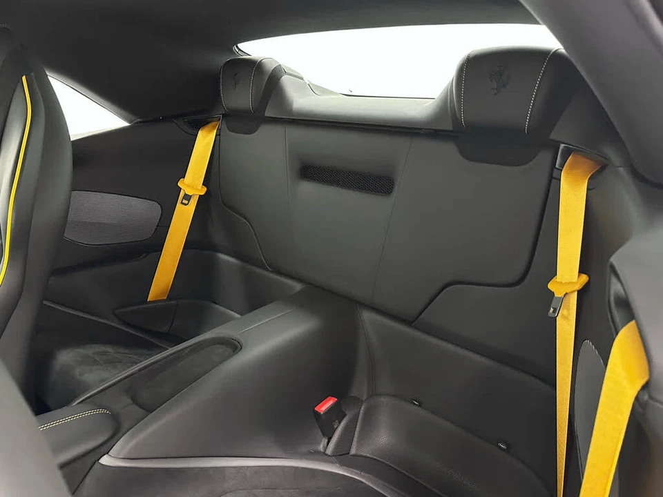2025 Ferrari Roma Spider - Image 21 of 31