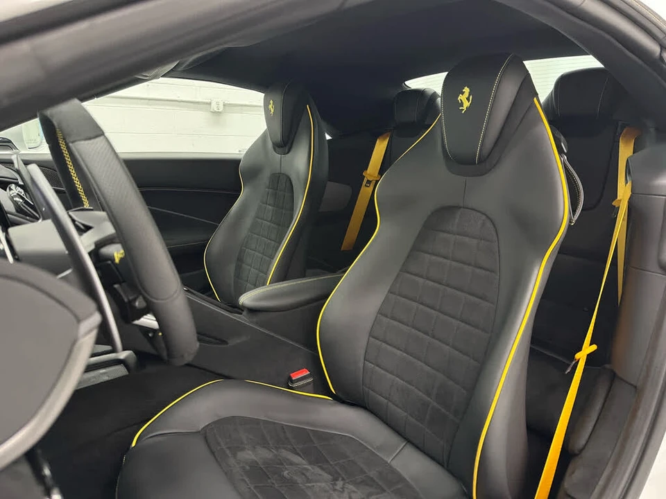 2025 Ferrari Roma Spider - Image 20 of 31
