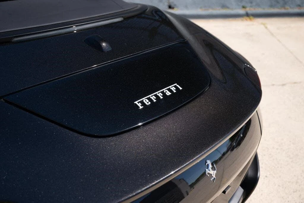 2025 Ferrari Roma Spider - Image 23 of 31