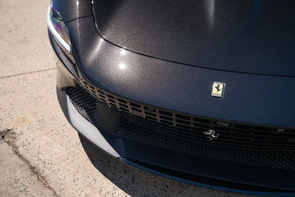 2025 Ferrari Roma Spider - Image 12 of 31