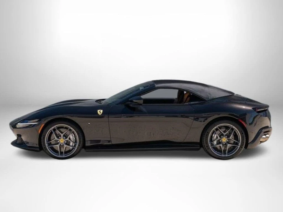 2025 Ferrari Roma Spider - Image 4 of 31