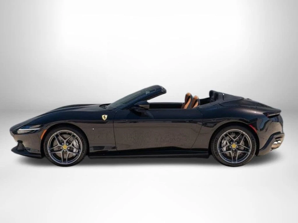 2025 Ferrari Roma Spider - Image 5 of 31